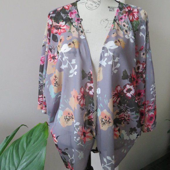 Grey Kimono Chiffon Cardigan With Floral Print - Picture 2 of 7